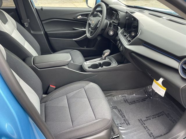 2026 Chevrolet Trax LS - Photo 17