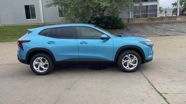 2026 Chevrolet Trax LS - Photo 9