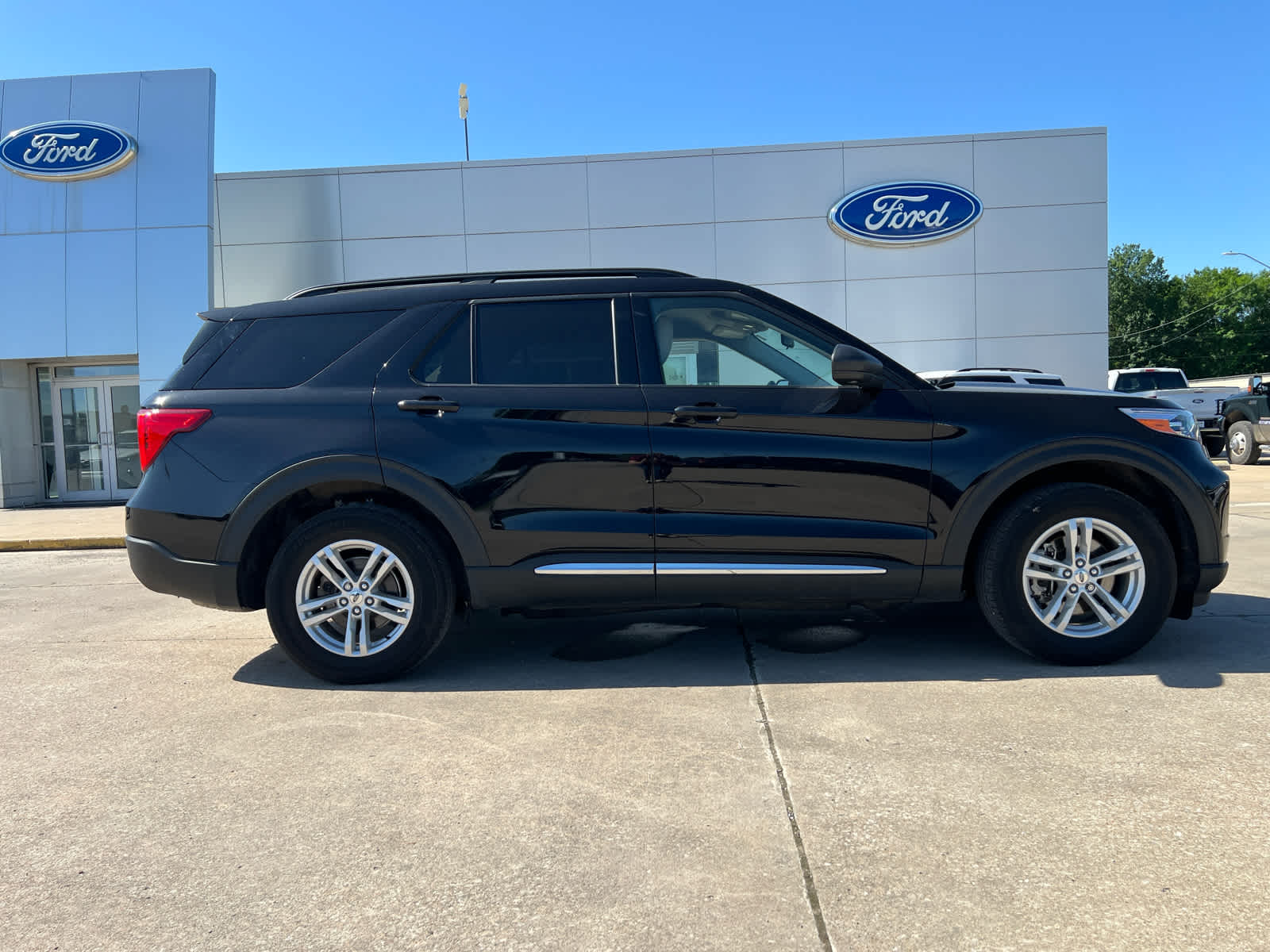 2022 Ford Explorer XLT photo 4