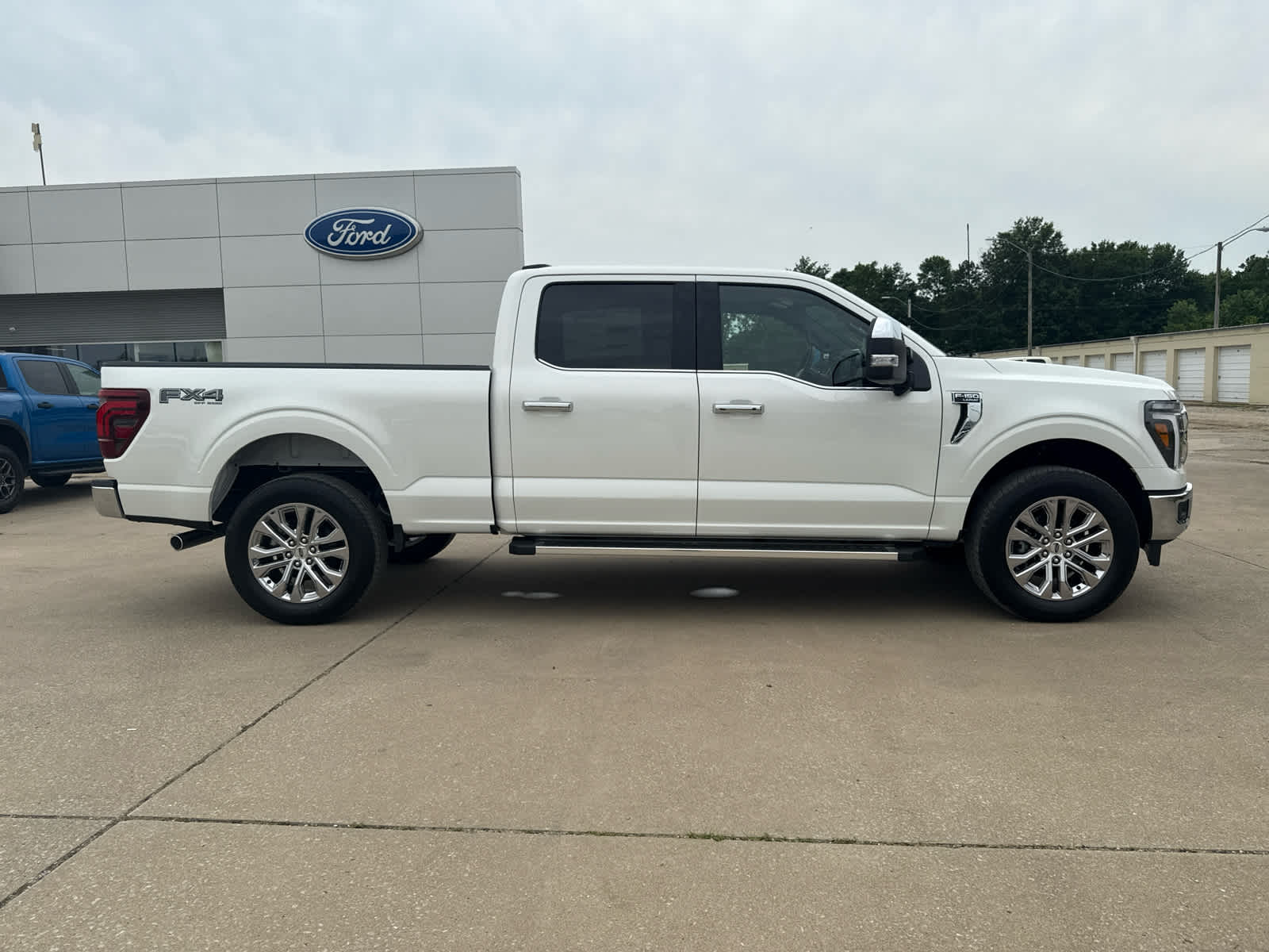 2025 Ford F-150 Lariat photo 4