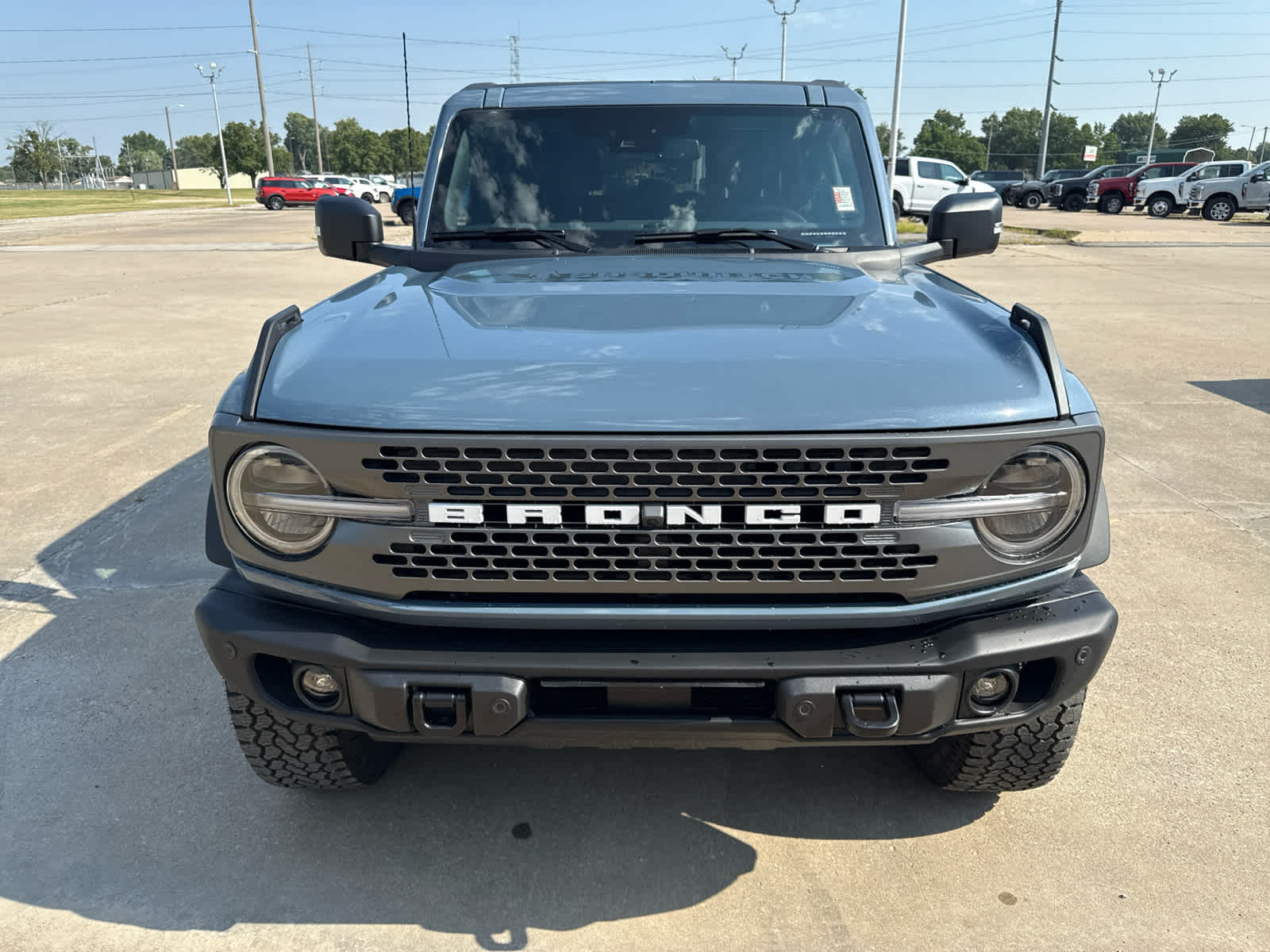 2025 Ford Bronco Badlands photo 2