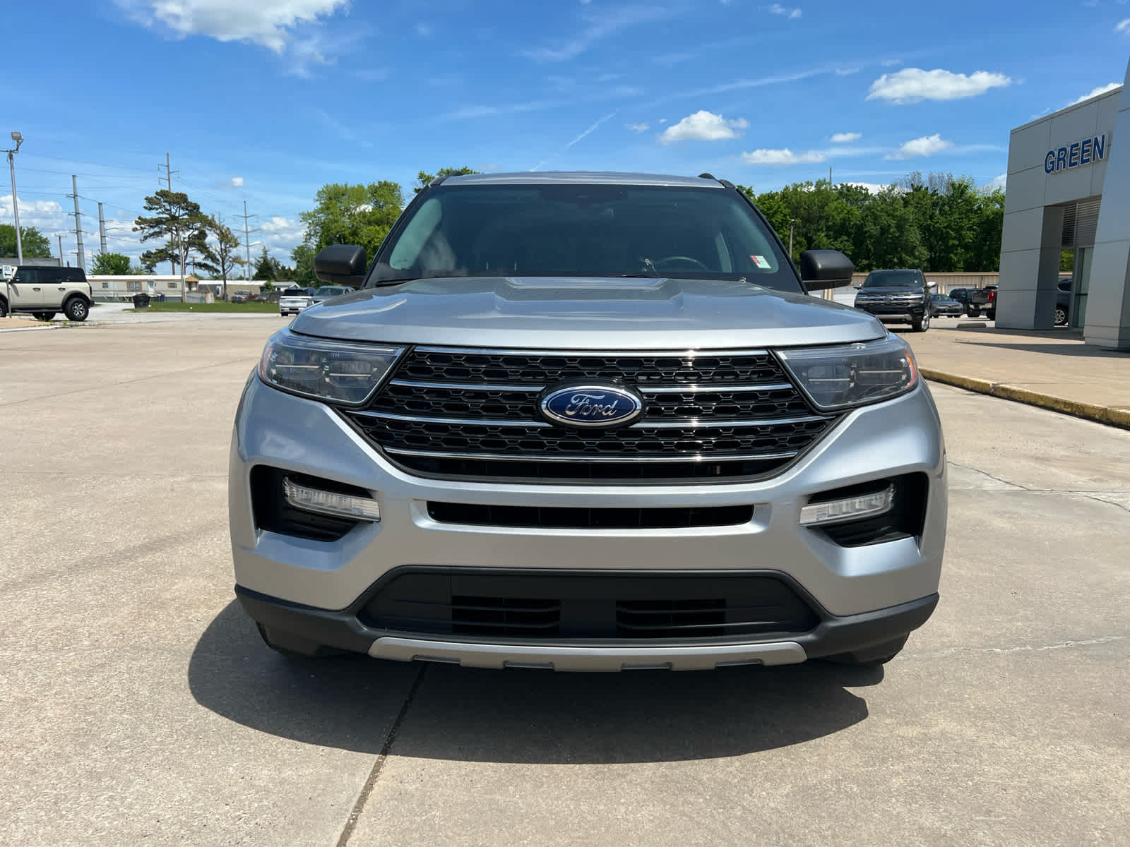 Used 2022 Ford Explorer XLT with VIN 1FMSK8DH9NGC28526 for sale in Vinita, OK