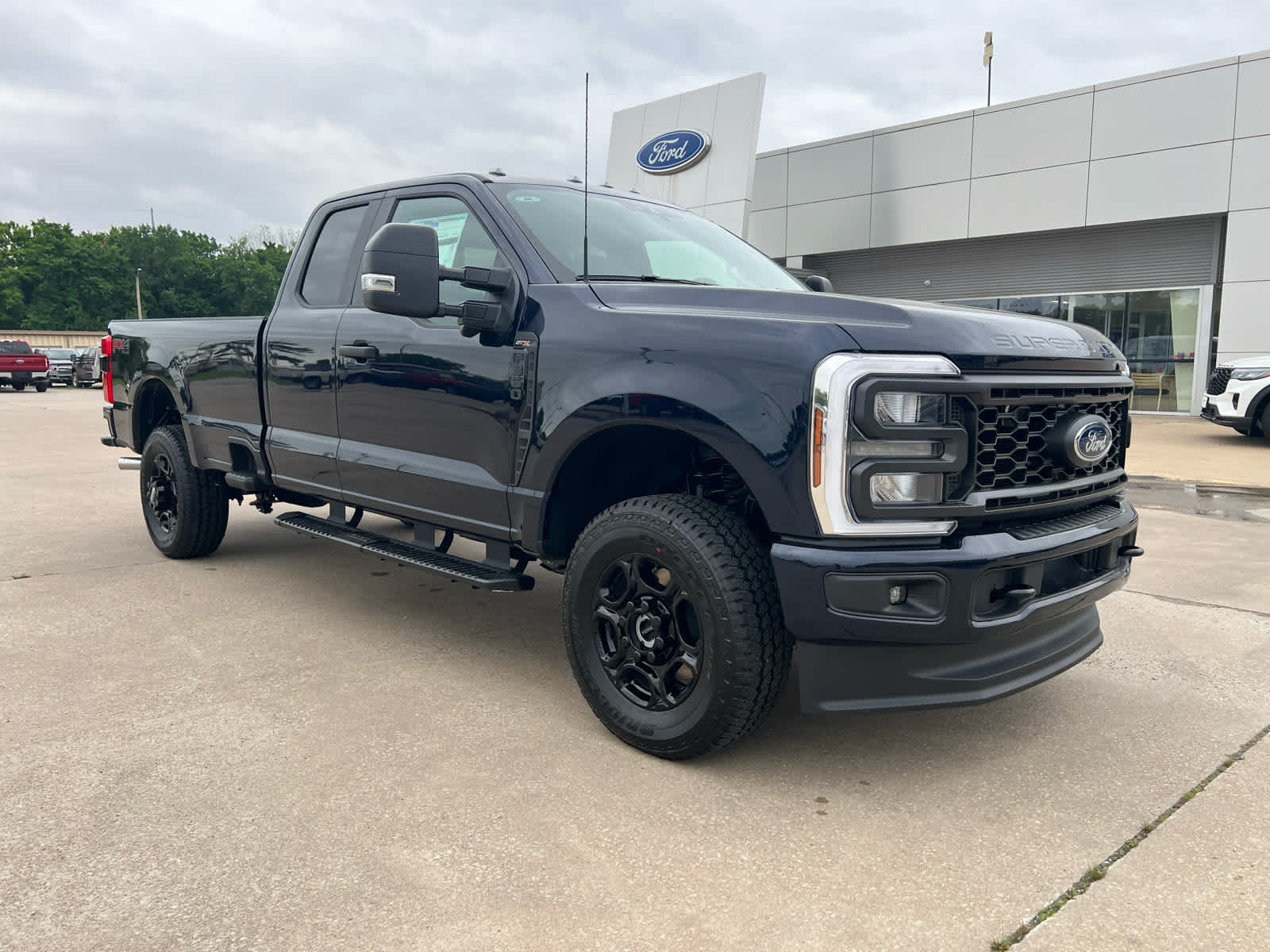 2025 Ford F-350 XL photo 3