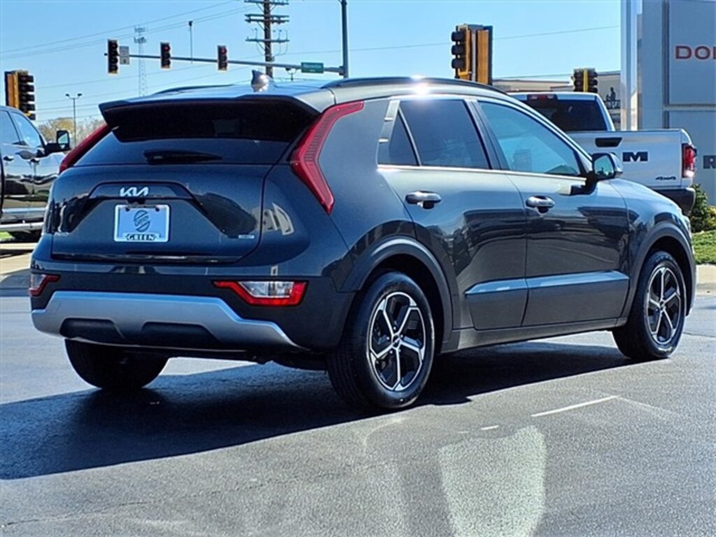 Used 2023 Kia Niro EX SUV