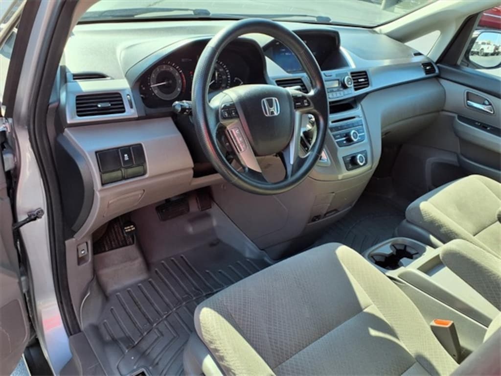 Used 2016 Honda Odyssey LX Van Passenger Van