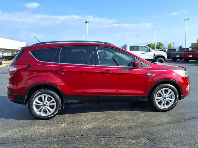 Used 2017 Ford Escape SE with VIN 1FMCU9GD9HUC45197 for sale in Springfield, IL