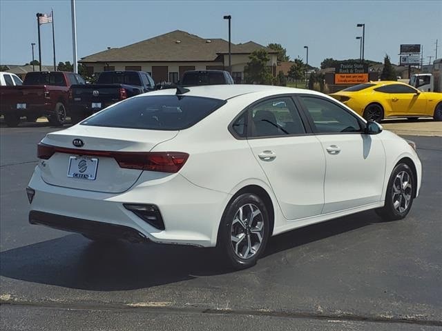 Used 2020 Kia FORTE LXS with VIN 3KPF24AD8LE205056 for sale in Springfield, IL