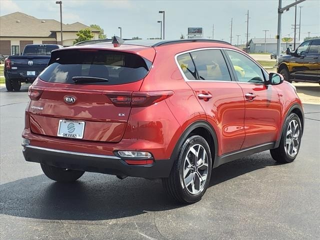 Used 2020 Kia Sportage EX with VIN KNDPN3AC5L7696988 for sale in Springfield, IL