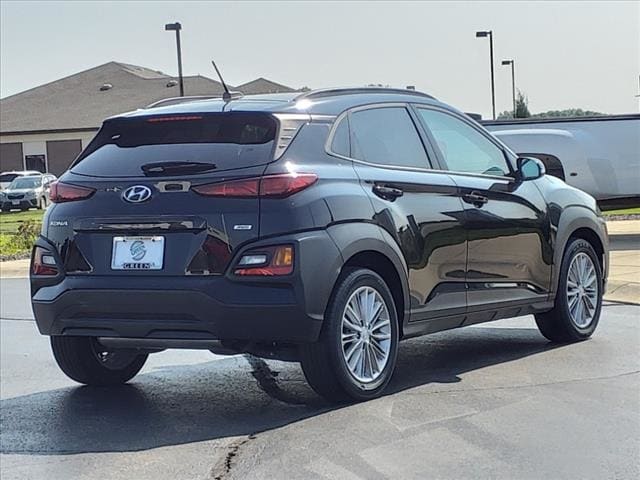 Used 2021 Hyundai Kona SEL with VIN KM8K2CAA1MU737407 for sale in Springfield, IL