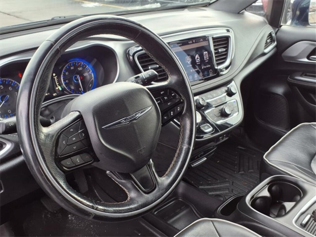 Used 2018 Chrysler Pacifica Limited Van