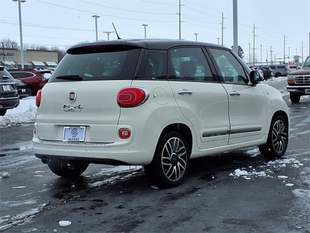 Used 2015 FIAT 500L Lounge Hatchback
