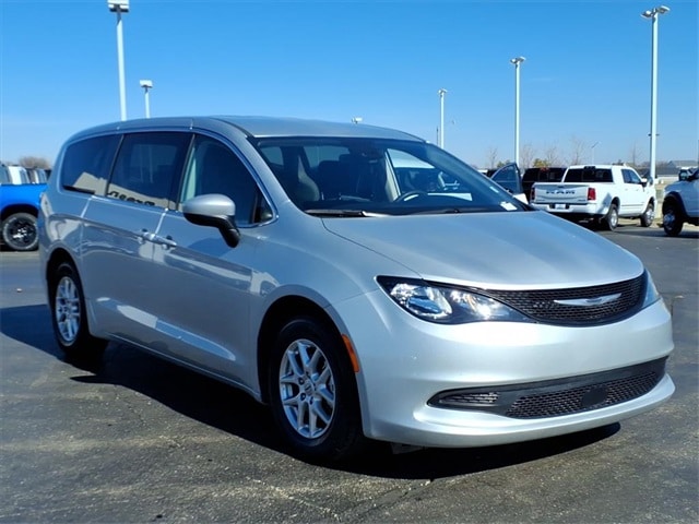 2023 Chrysler Voyager LX