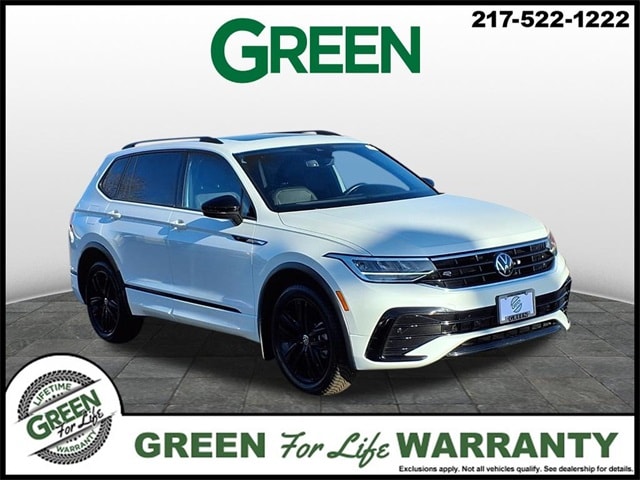 2022 Volkswagen Tiguan SE R-LINE BLACK's photo