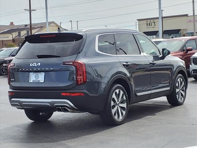 Used 2022 Kia Telluride S with VIN 5XYP6DHC8NG205439 for sale in Springfield, IL