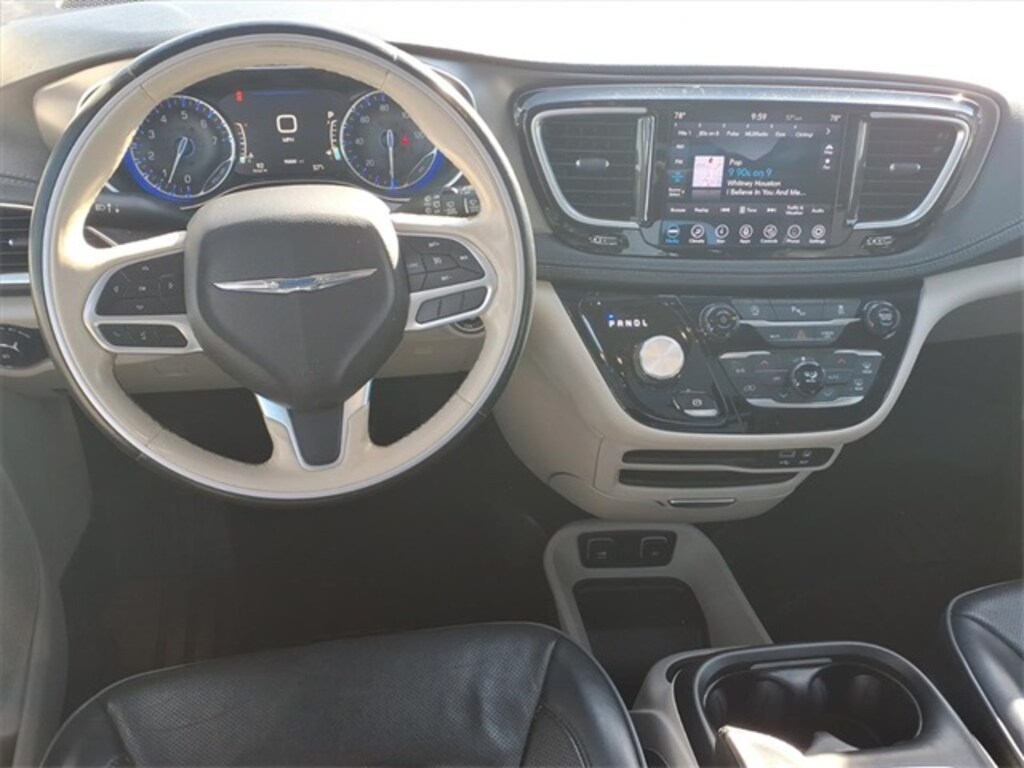 Used 2019 Chrysler Pacifica Limited Minivan/Van