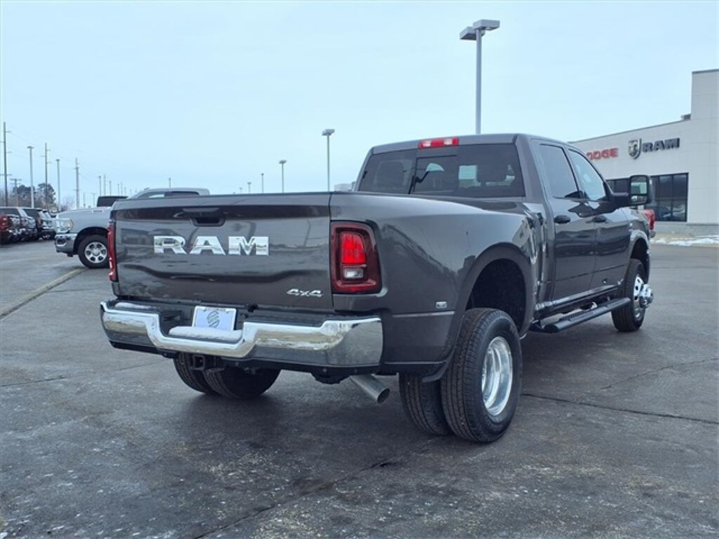 New 2026 Ram 3500 TRADESMAN CREW CAB 4X4 8' BOX Pickup