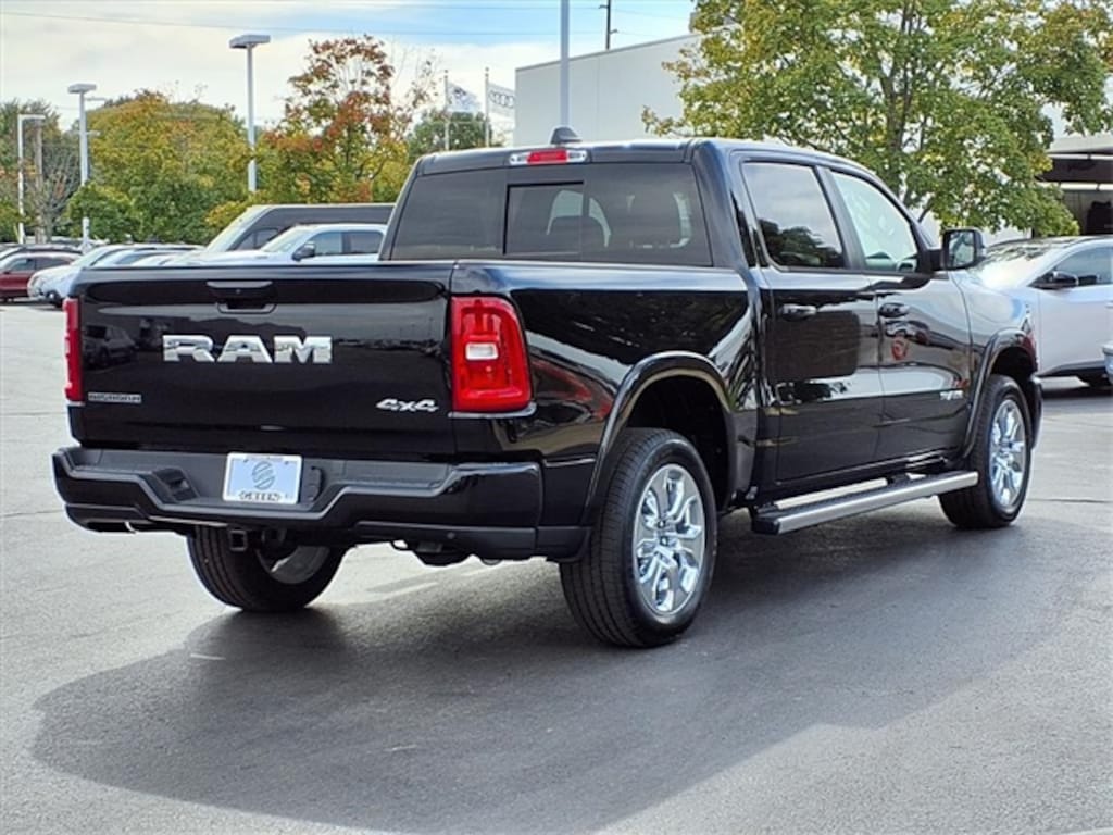 New 2025 Ram 1500 BIG HORN CREW CAB 4X4 5'7 BOX Pickup