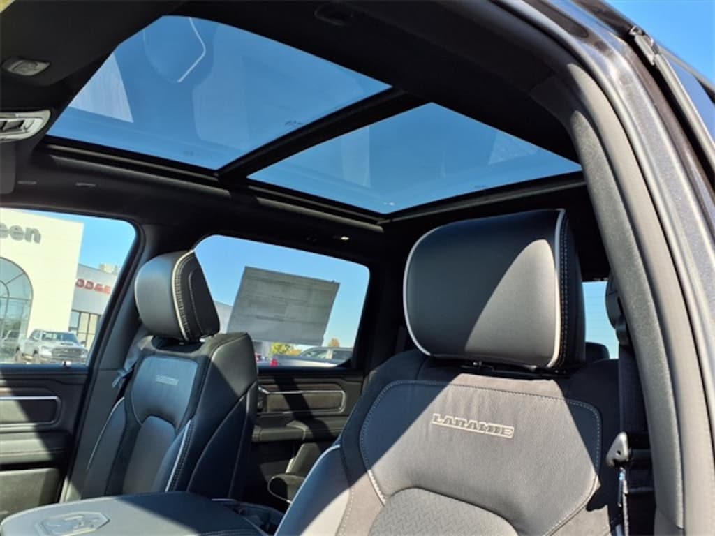 New 2026 Ram 1500 LARAMIE CREW CAB 4X4 5'7 BOX Pickup