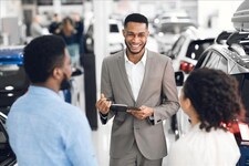 Staff member Hyundai Sales Professional from ID_089d68