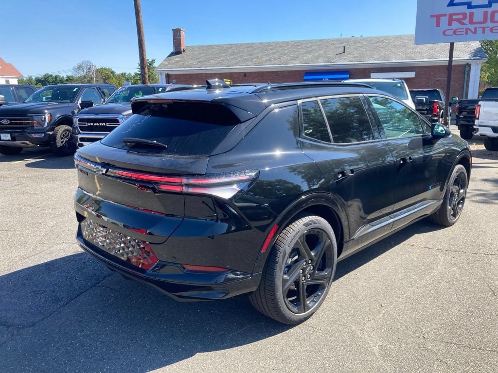 2025 Chevrolet Equinox EV RS - Photo 24