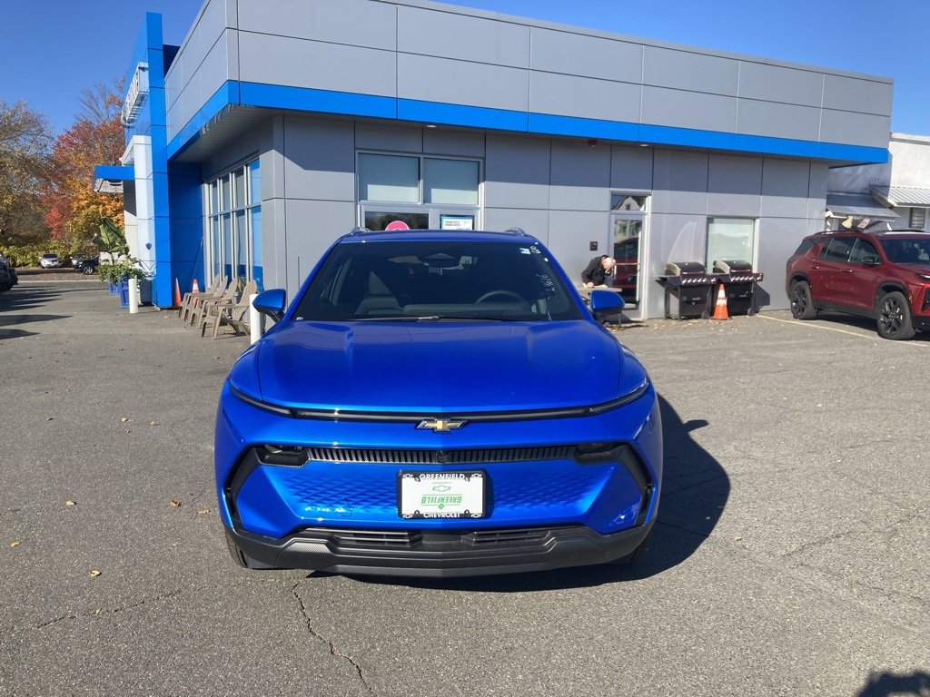 2026 Chevrolet Equinox EV 1LT photo 2