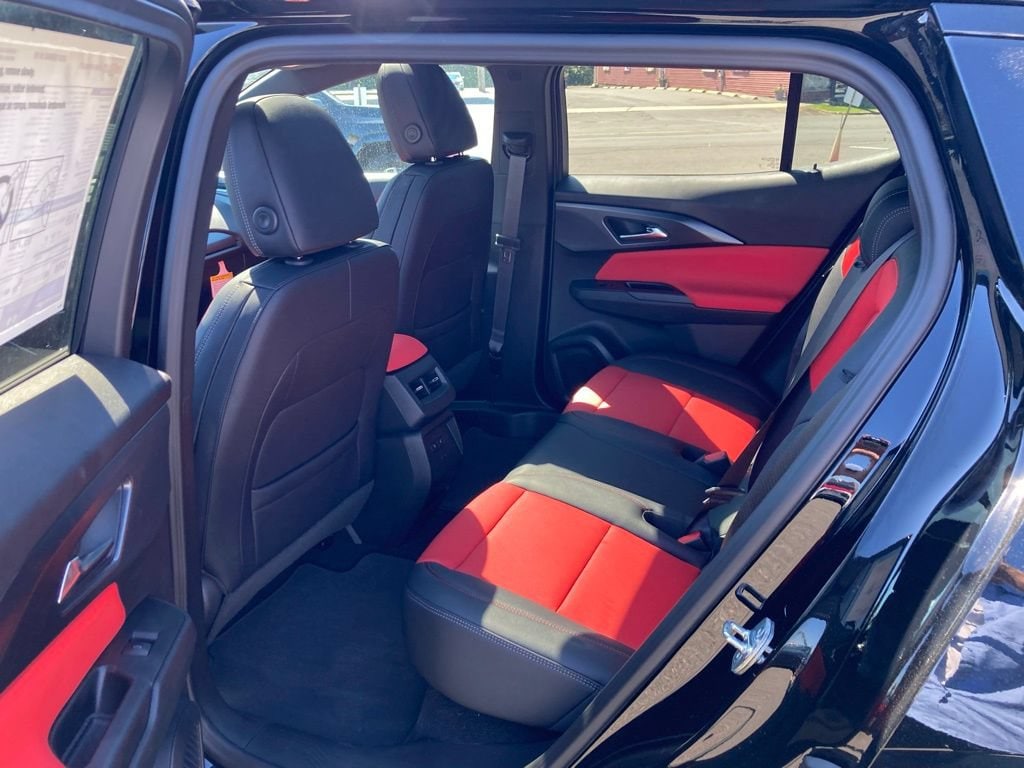 2025 Chevrolet Equinox EV RS - Photo 16