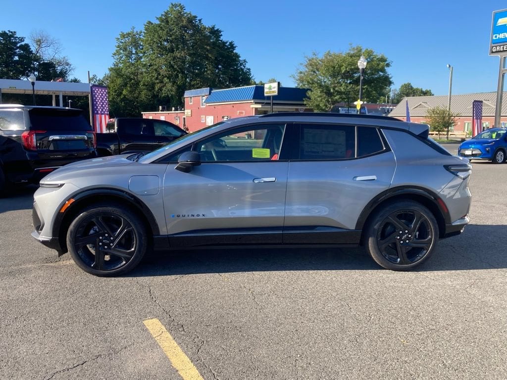 2025 Chevrolet Equinox EV RS - Photo 21