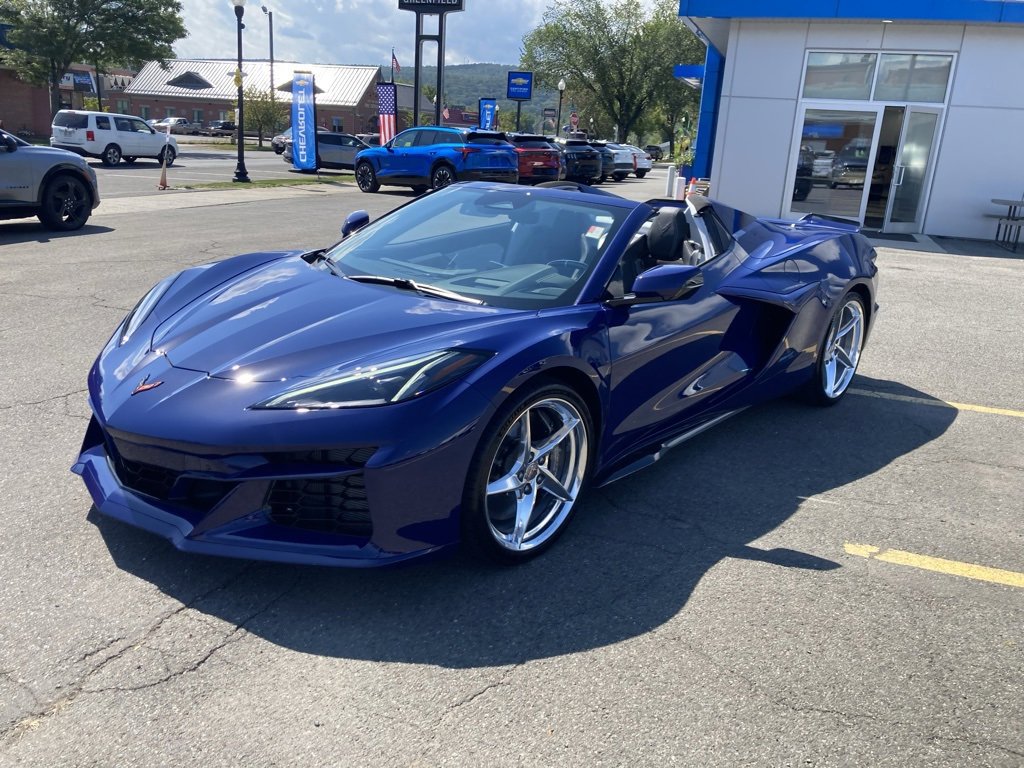 2025 Chevrolet Corvette E-Ray 3LZ Convertible photo 3
