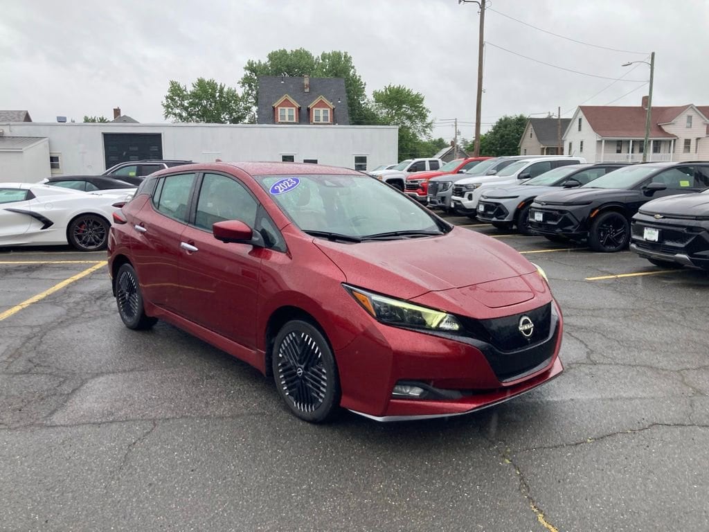 2023 Nissan Leaf SV Plus's photo