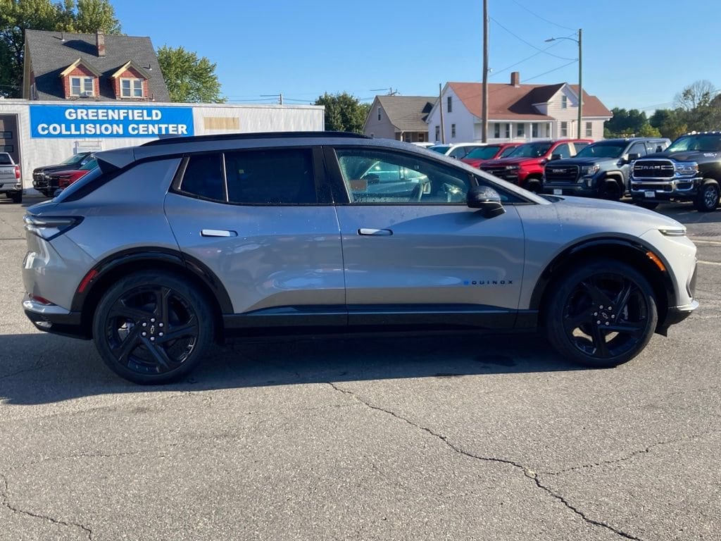 2025 Chevrolet Equinox EV RS - Photo 24