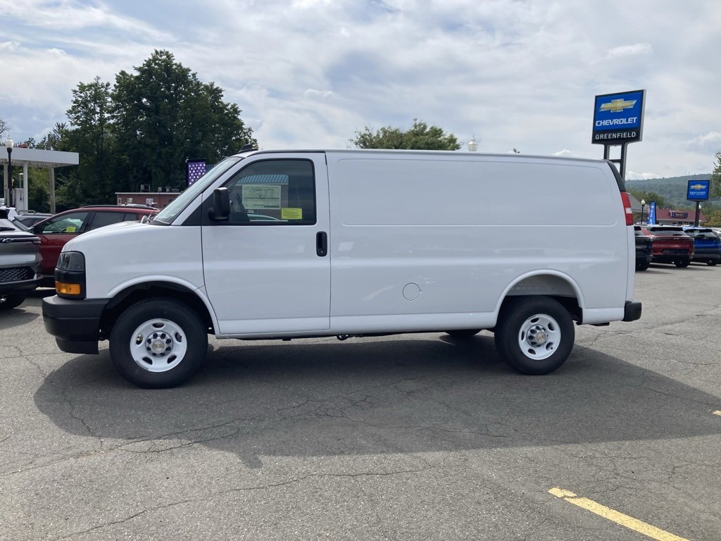 2025 Chevrolet Express Cargo 2500 Van photo 3