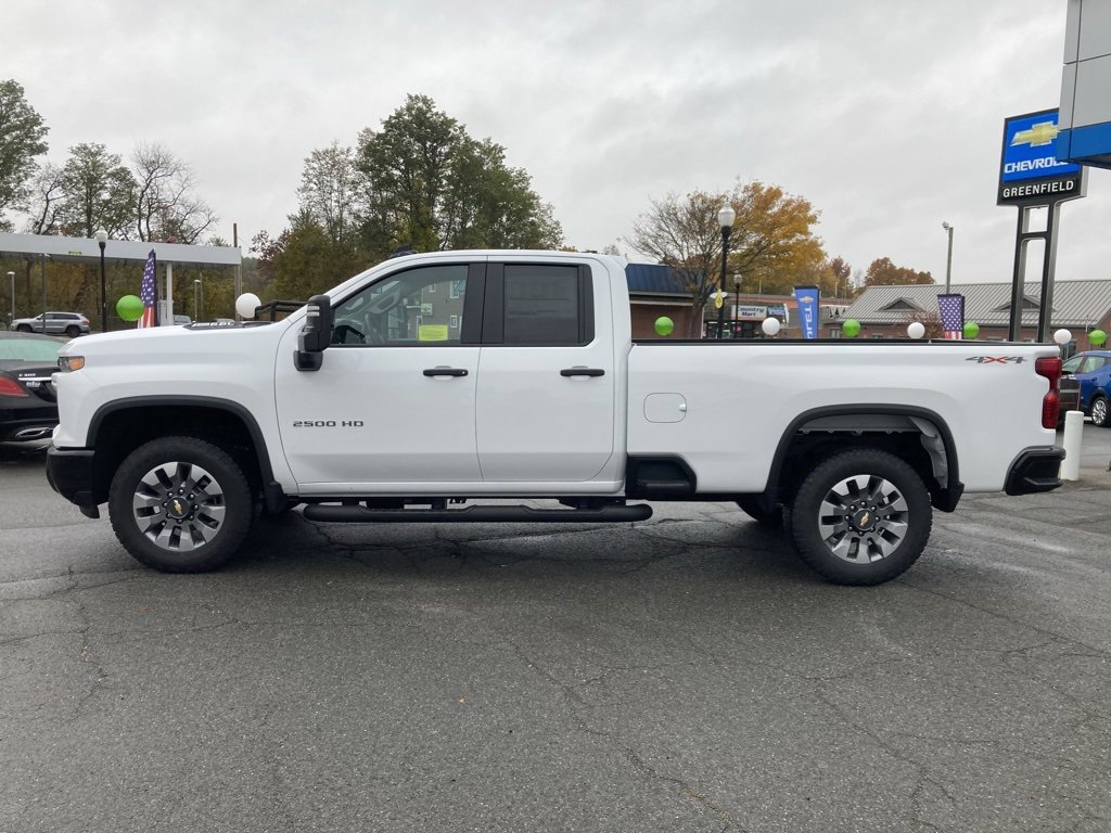 2026 Chevrolet Silverado 2500HD Custom photo 4
