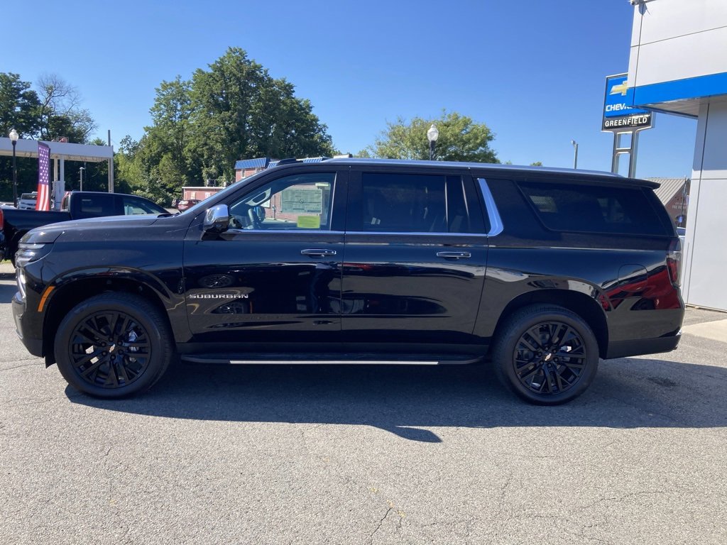 2025 Chevrolet Suburban Premier photo 4