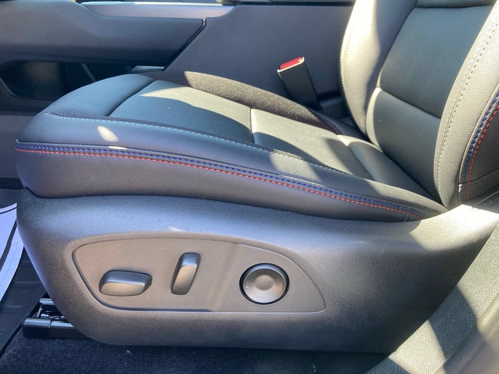 2025 Chevrolet Equinox EV RS - Photo 4