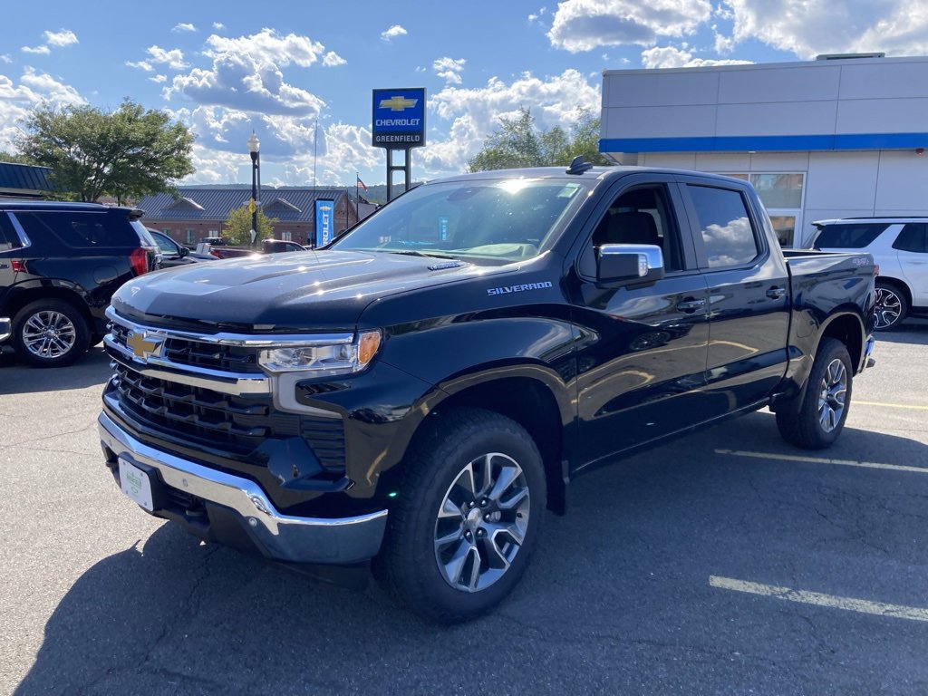2025 Chevrolet Silverado 1500 LT photo 3