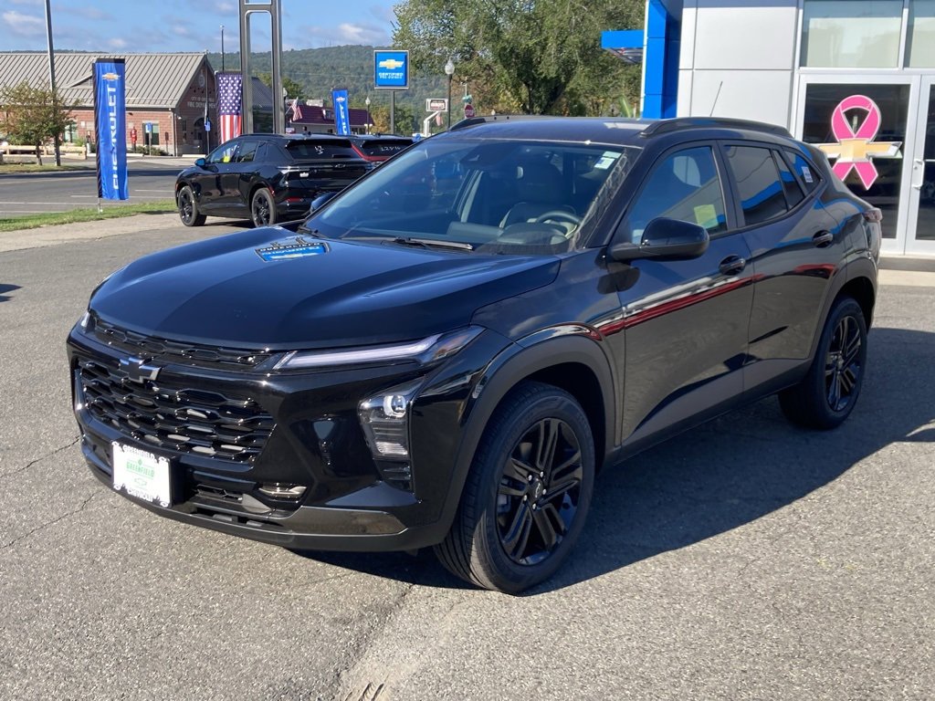2026 Chevrolet Trax ACTIV photo 2