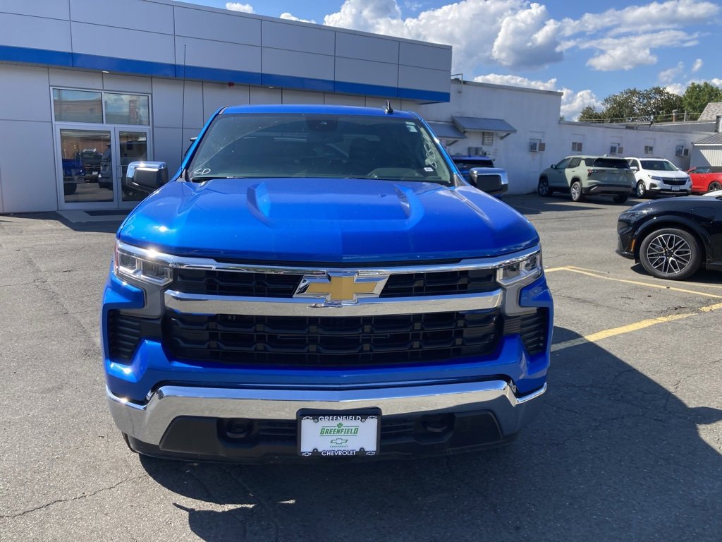 2025 Chevrolet Silverado 1500 LT photo 2