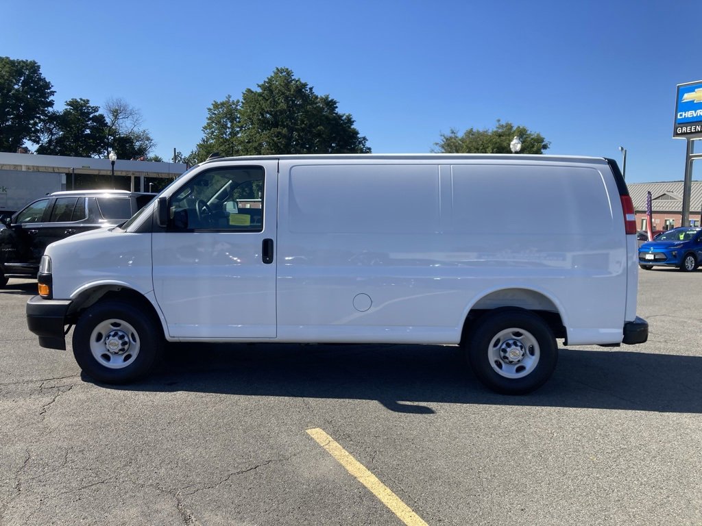 2025 Chevrolet Express Cargo 3500 Van photo 3