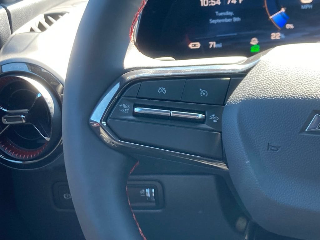 2025 Chevrolet Equinox EV RS - Photo 8
