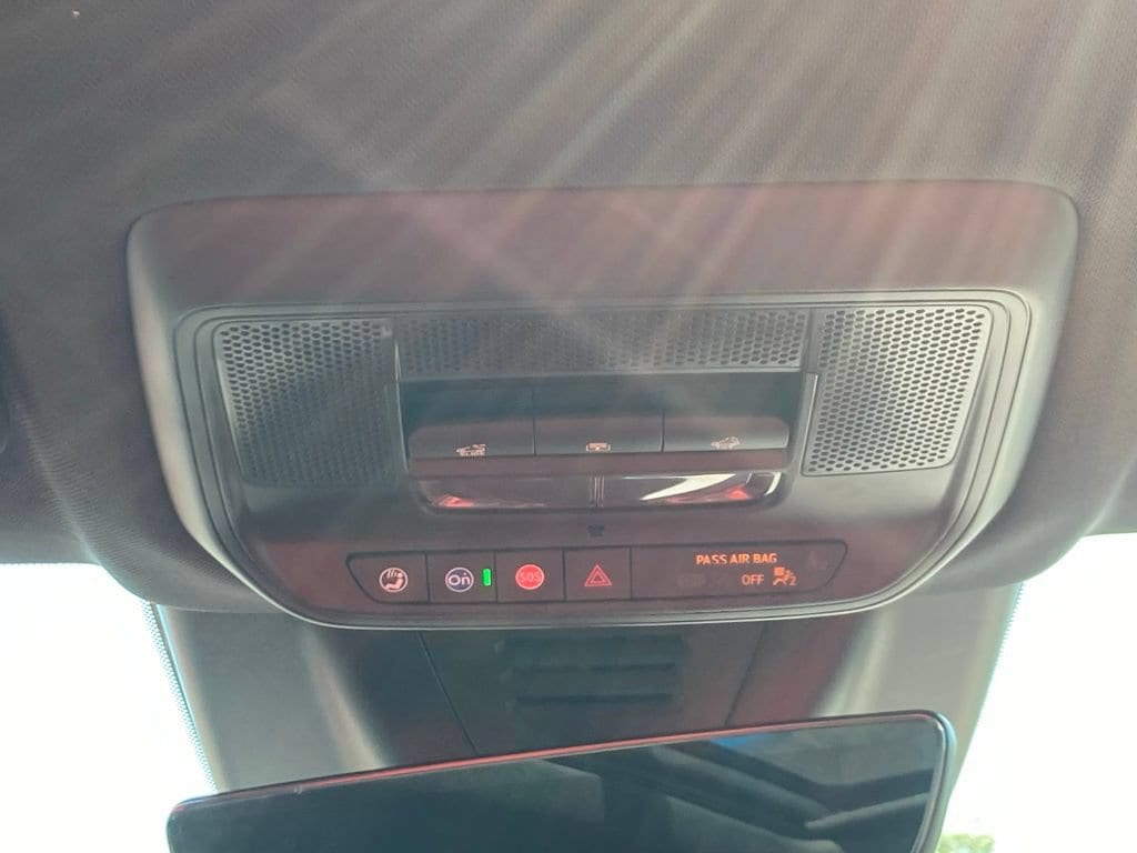 2025 Chevrolet Equinox EV RS - Photo 11