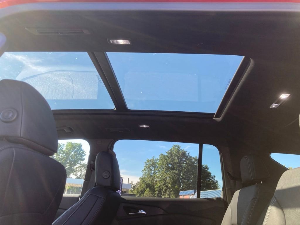 2025 Chevrolet Traverse LT - Photo 23