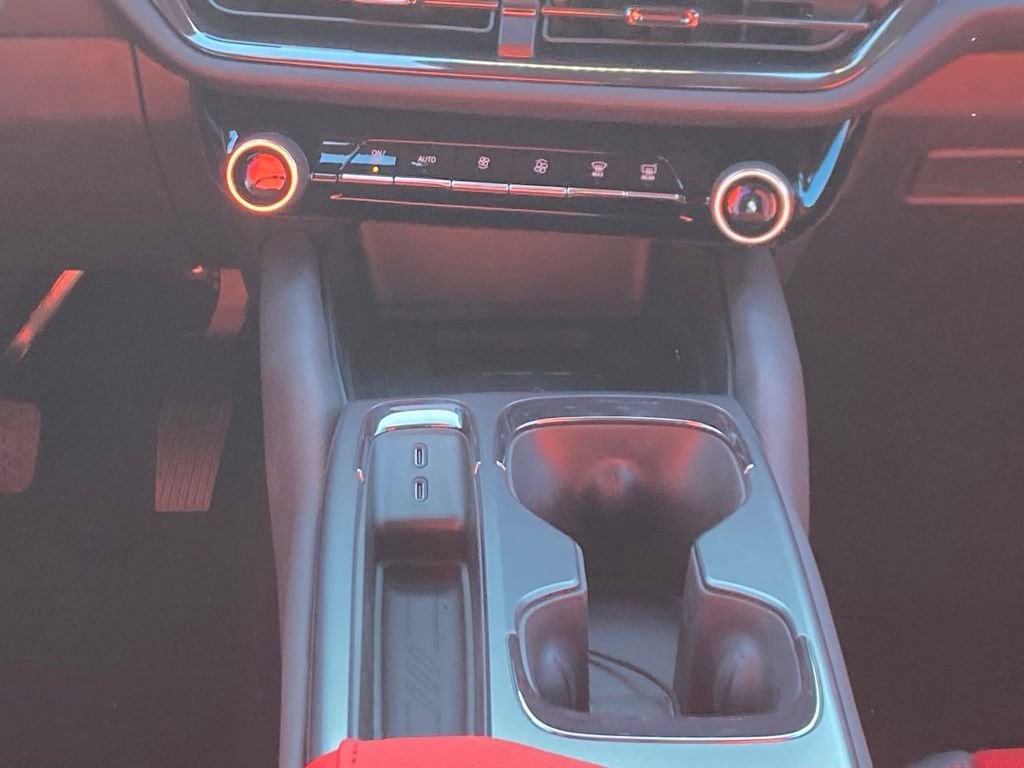 2025 Chevrolet Equinox EV RS - Photo 13