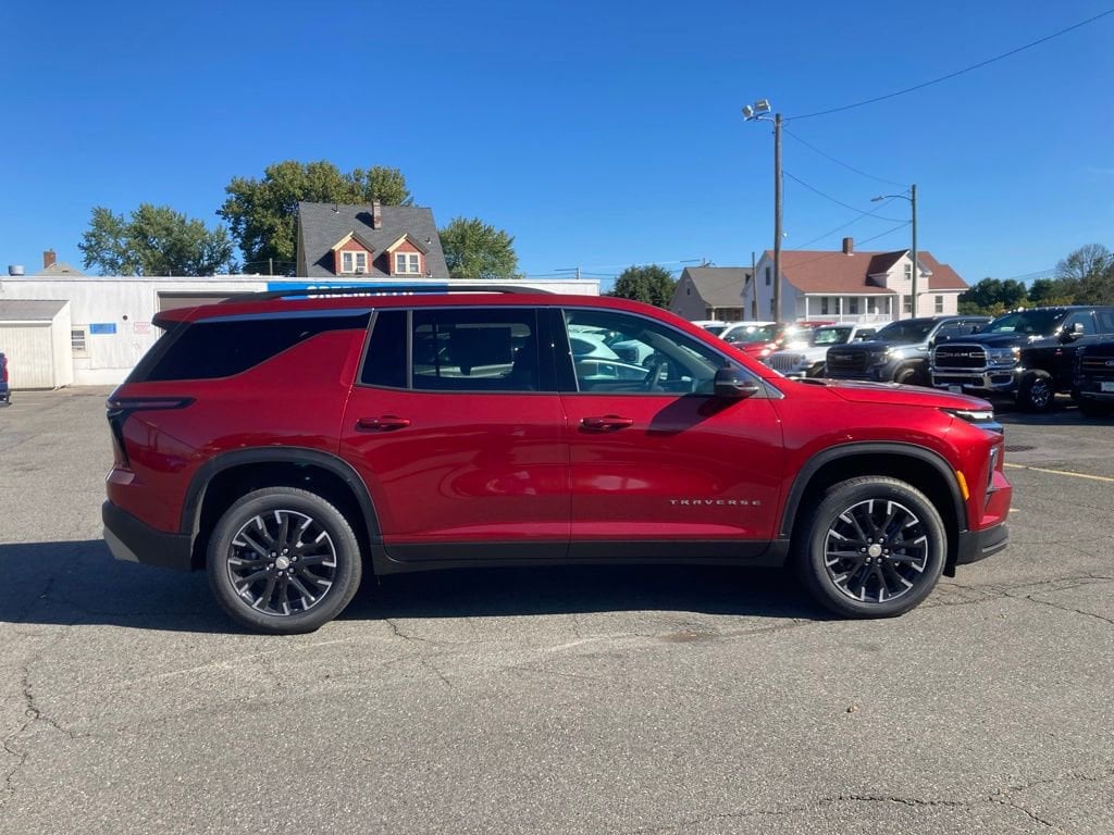 2025 Chevrolet Traverse LT - Photo 8