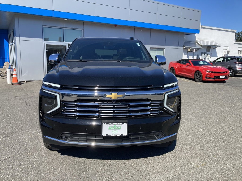 2025 Chevrolet Suburban Premier photo 2