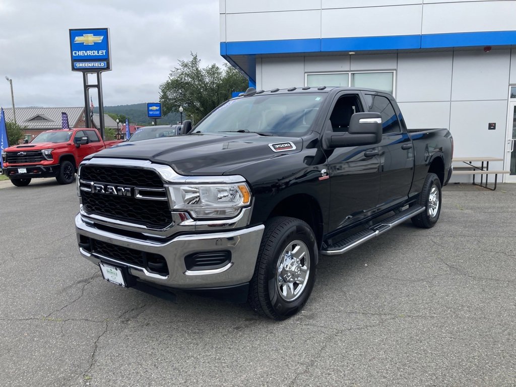 2023 Ram 3500 Tradesman photo 3