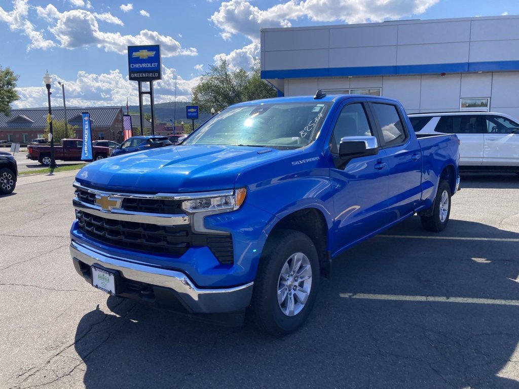 2025 Chevrolet Silverado 1500 LT photo 3