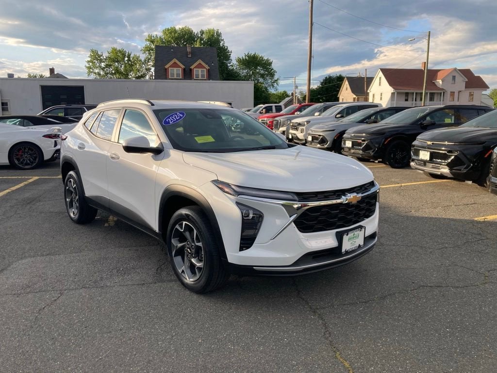 2024 Chevrolet Trax LT's photo