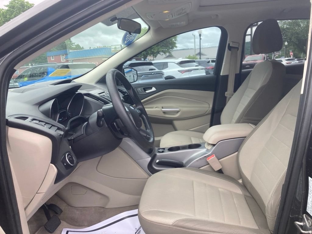 Used 2016 Ford Escape SE SUV
