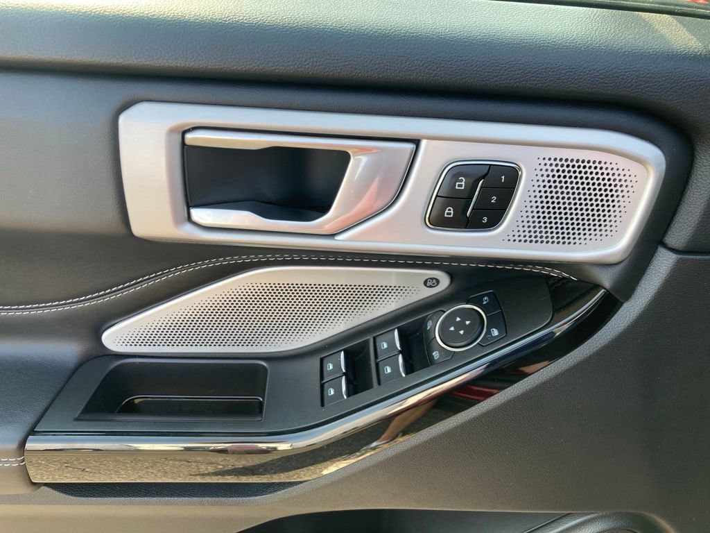 2023 Ford Explorer ST - Photo 13