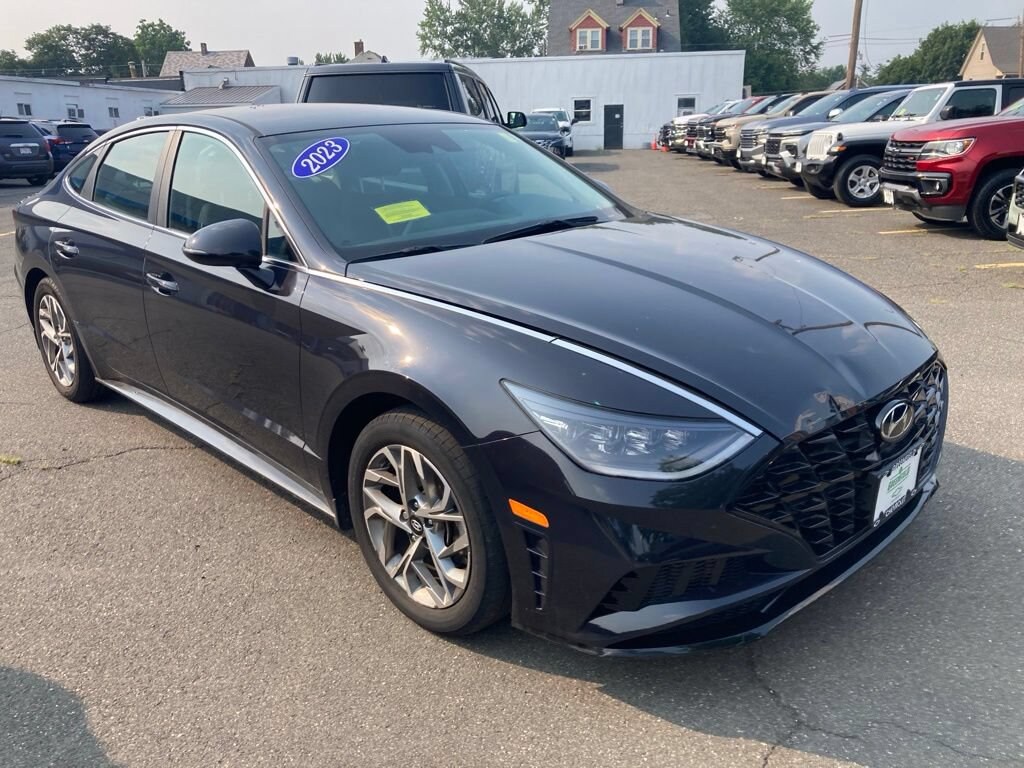 Used 2023 Hyundai Sonata SEL Sedan